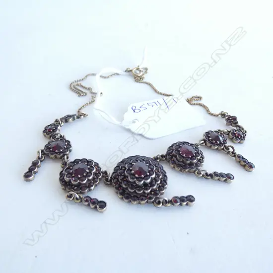 VINTAGE GOLD PLATE GARNET NECKLACE