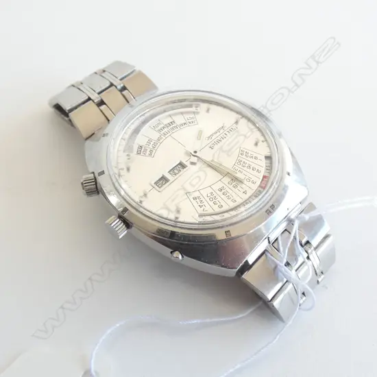 WITTNAUER '2000' GENTS WRISTWATCH FANCY CALENDER