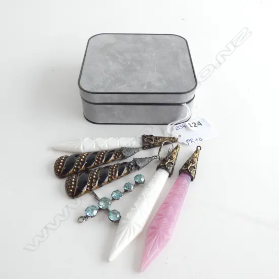 ASST JEWELLERY ETC; EARRINGS / PENDANT (A/F) ETC..