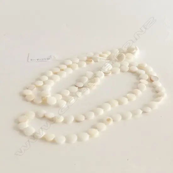 LONG MOTHER OF PEARL NECKLACE