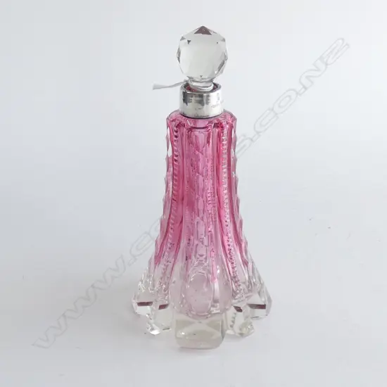 STG TOPPED CRANBERRY COLOURED CRYSTAL BOTTLE B'HAM 1906 H.190mm