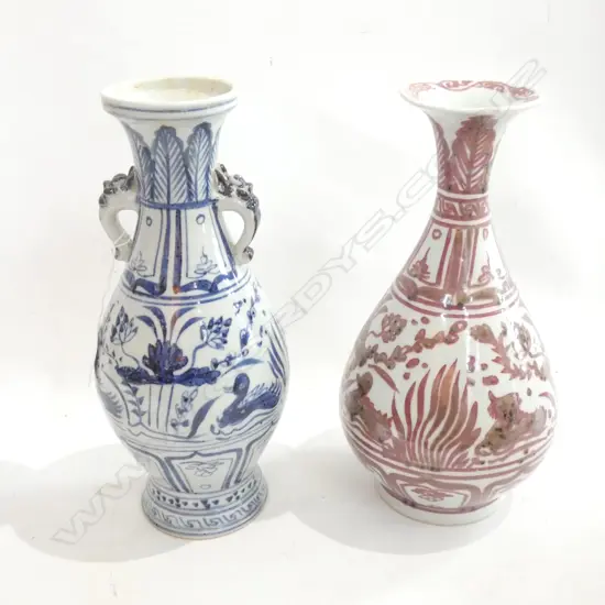 2 CHINESE VASES H.275mm
