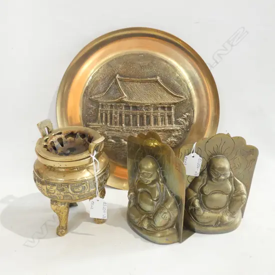 ORIENTAL BRASS;  PLATE (DIA 280MM) PR BUDDHA BOOKENDS & INCENSE HOLDER (H155MM)