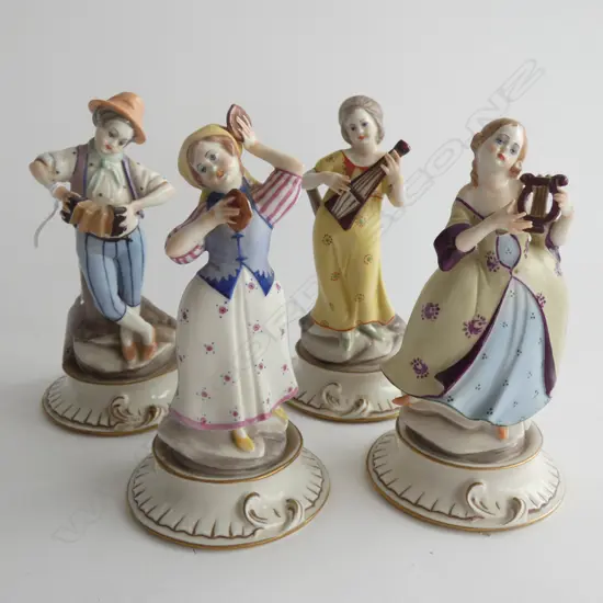 4 DRESDEN MUSICIANS H.160mm