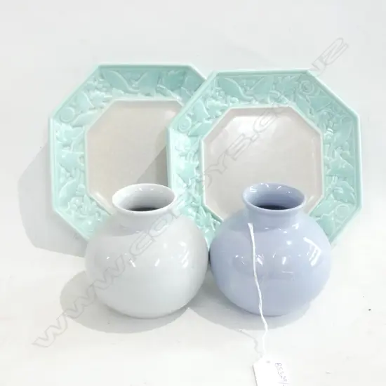 PR POOLE PLATES 195mm sq + 2 VASES H.100mm