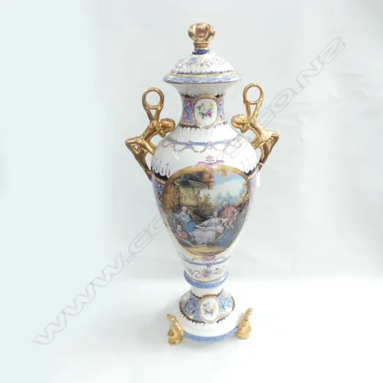 LARGE LIMOGES STYLE LIDDED URN H.800mm