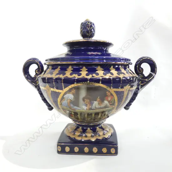 LG ROYAL LIMOGES COBALT BLUE & GOLD GILDED LIDDED URN H. 380 DIA 390MM