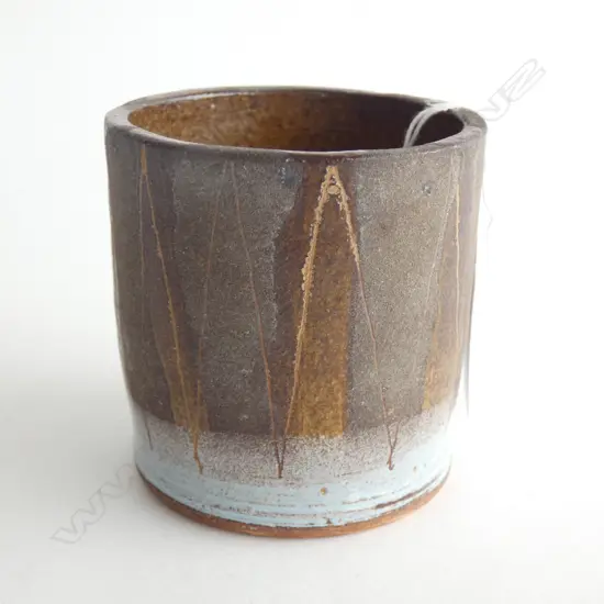 RARE FIRST POT BY WARREN TIPPET WITH STAMPED FULL NAME ON BASE