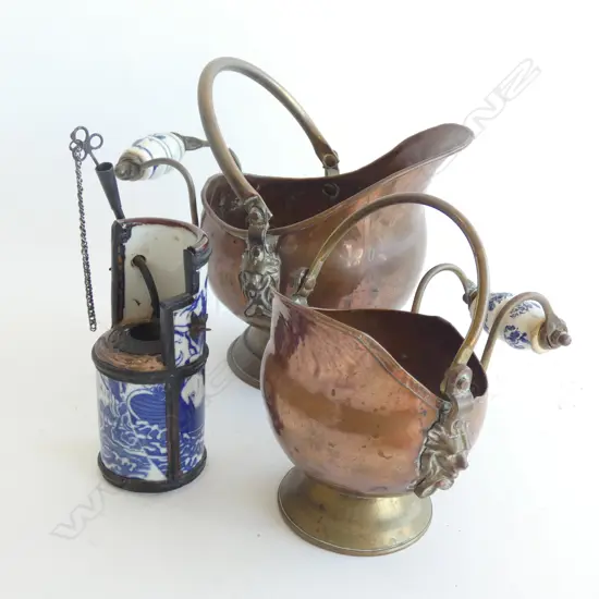 2 SM COAL SCUTTLES/DELFT HANDLES (LG L205MM) & BLUE & WHITE ORIENTAL OPIUM POT 