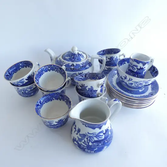 24 PCE BURLEIGH WARE WILLOW TEA SEA; TEAPOT, 10 C/S, 2 MILK JUGS, SUGAR BOWL   