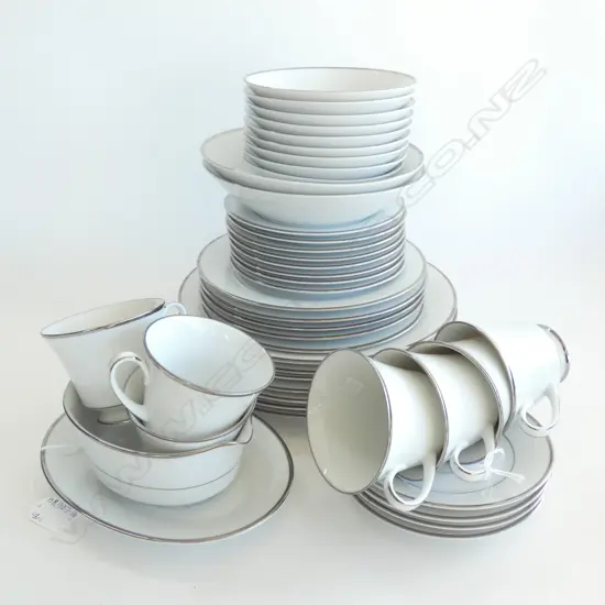 NORITAKE PART WHITE & PLATINUM 'SPECTRUM' DINNER SERVICE 43 PCS ...
