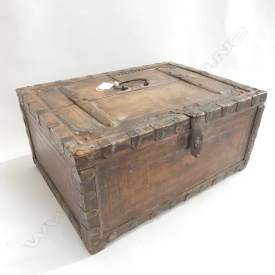 SMALL WOODEN CHEST INDONESIAN