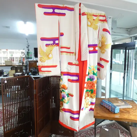 EMBROIDERED WEDDING KIMONO 