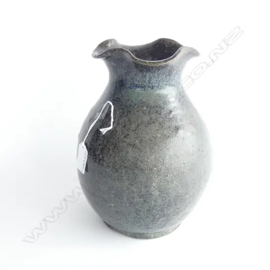 CHINESE BLACK GLAZED CERAMIC VASE FRILLED RIM H.240mm