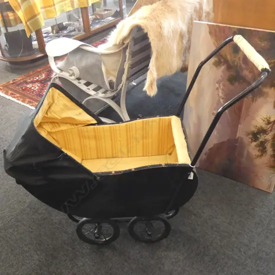 LATE VICTORIAN DOLLS PRAM 880 X 330 X 800mm