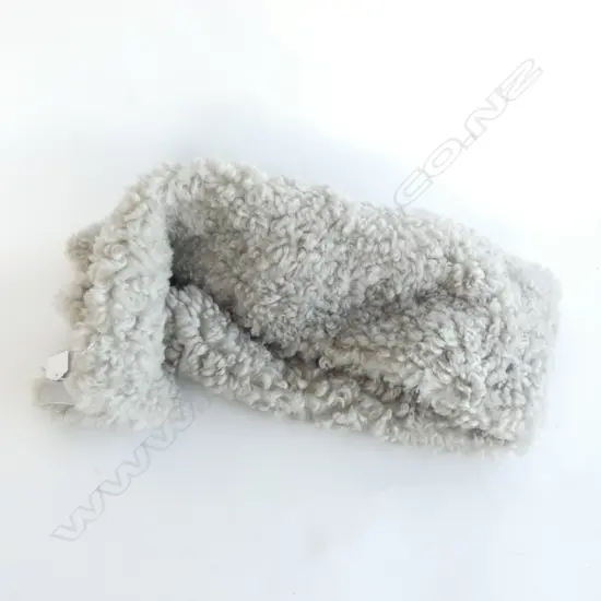 GREY CURLY HAIR LAMBSWOOL RUG APPROX 1100 X 690MM