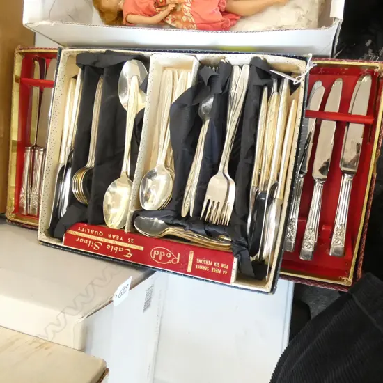 2 6 PLACE BOXED CUTLERY SETS; RODD 'STARDUST' + COMMUNITY STYLE 'SPRINGTIME'