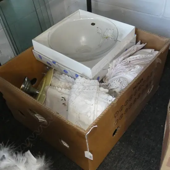 BOX LOT ASST. LINENS & BOXED GLASS BOWLS