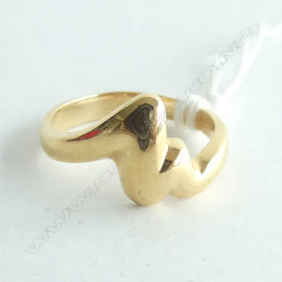 18CT GOLD MODERN DESIGN RING 3.52gms