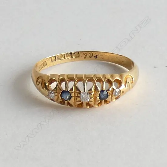 18CT SAPPHIRE & DIAMOND RING 2.66g