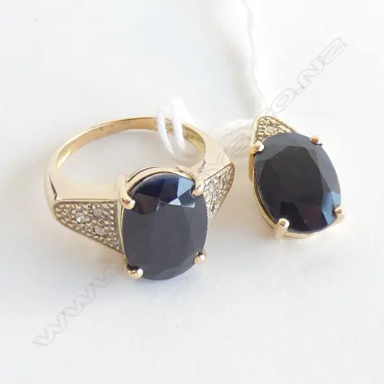 18CT GOLD SAPPHIRE/DIAMOND RING AND PENDANT SET (VAL)