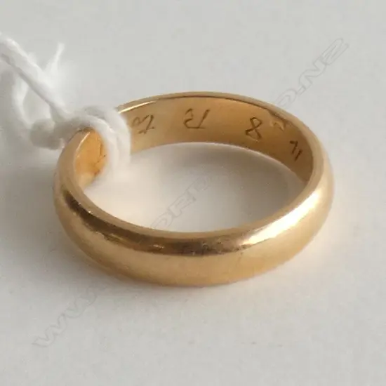 18CT WEDDER 5.4 GRAMS