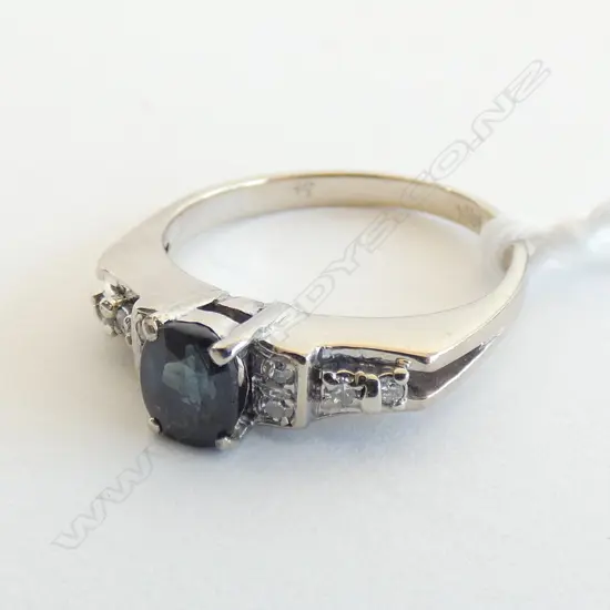 14CT WHITE GOLD DIAMOND AND SAPPHIRE RING