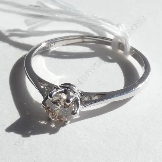 9CT WHITE GOLD DIAMOND SOLITAIRE RING O.25ct DIAMOND