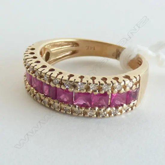 14CT GOLD RUBY & DIAMOND BAND RING