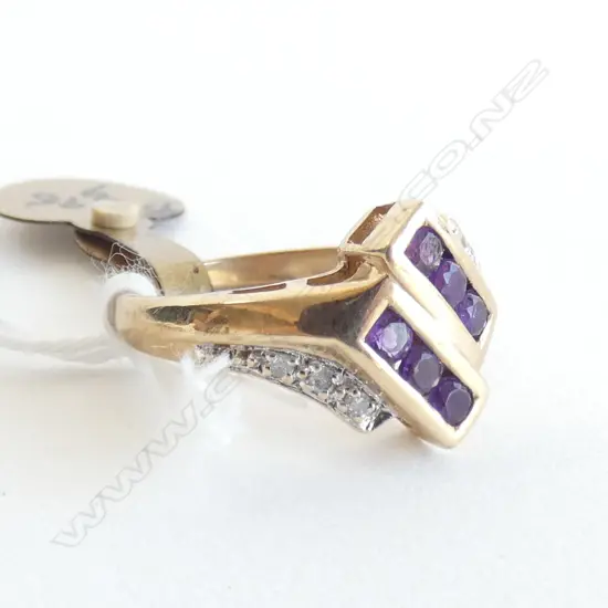 9CT GOLD AMETHYST & DIAMOND RING (TICKET $395)