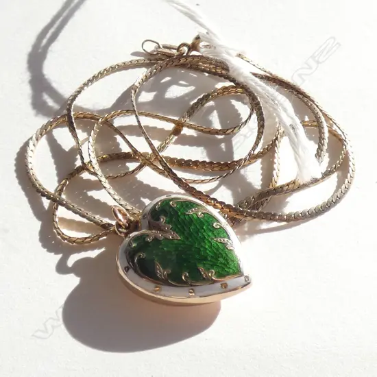 9CT & ENAMEL EDW. PENDAMT + SILVER GILT MODERN CHAIN 1.73gm