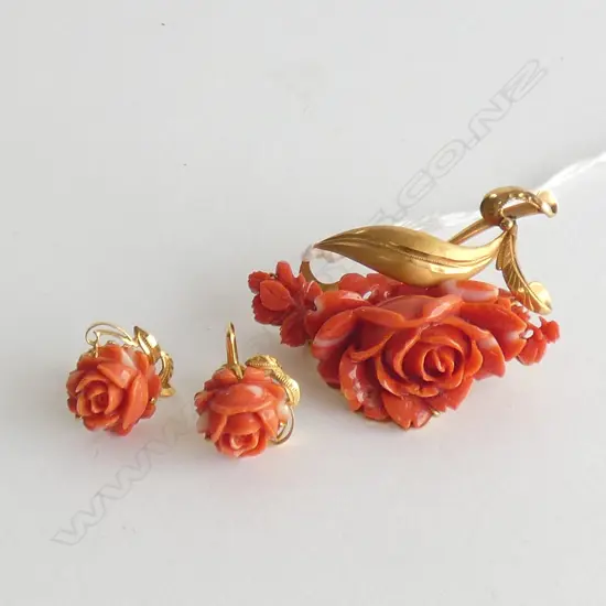 18CT CARVED RED CORAL BROOCH & EARRINGS SET 19 GRAMS