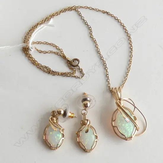 GOLD PLATE & SYNTHETIC OPAL PENDANT NECKLACE & EARRINGS SET