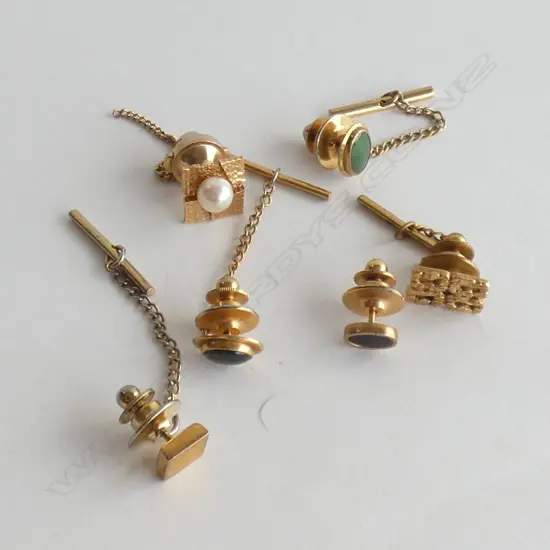 MENS 14CT GOLD STUDS; PEARL, JADE ETC