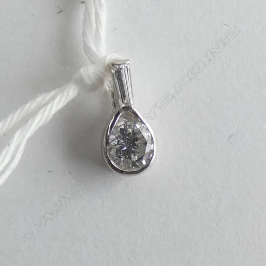 DIAMOND PENDANT