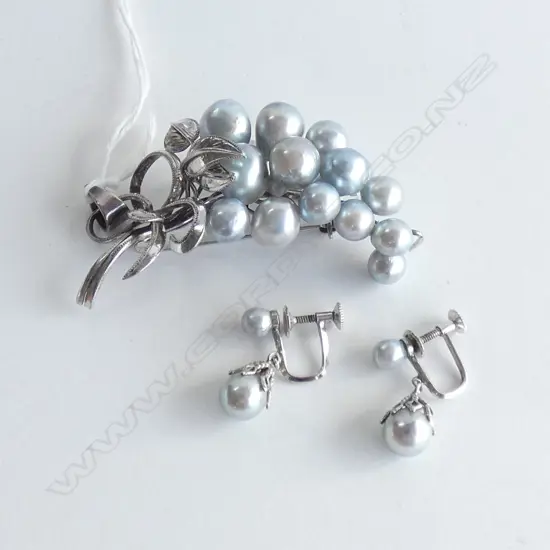 SILVER & NATURAL BLUE/GREY PEARLS w. MATCHING EARRINGS