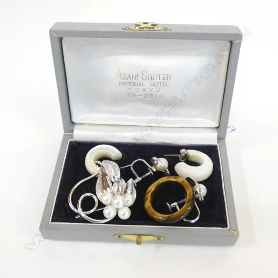 MOP EARRINGS, TIGERS EYE RING, PEARL EARRINGS & BROOCH