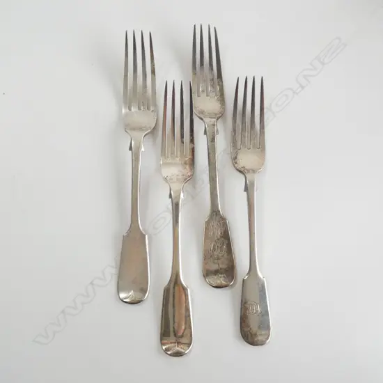 (17757) 4 STG SILVER DINNER FORKS