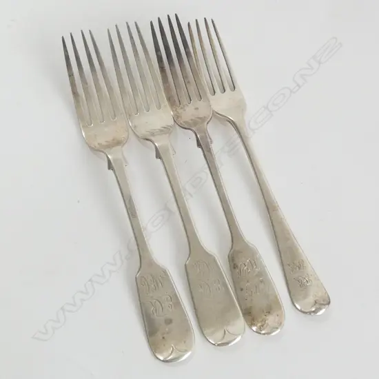 (17757) 4 STG SILVER DINNER FORKS