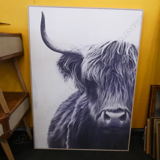 LGE MODERN PRINT HIGHLAND COW WHITE FRAME 1420x1020mm