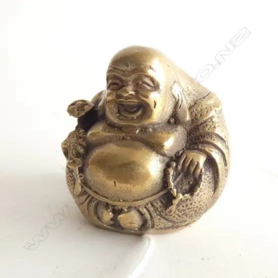 SMALL CHINESE BRASS BUDDHA. H.52mm
