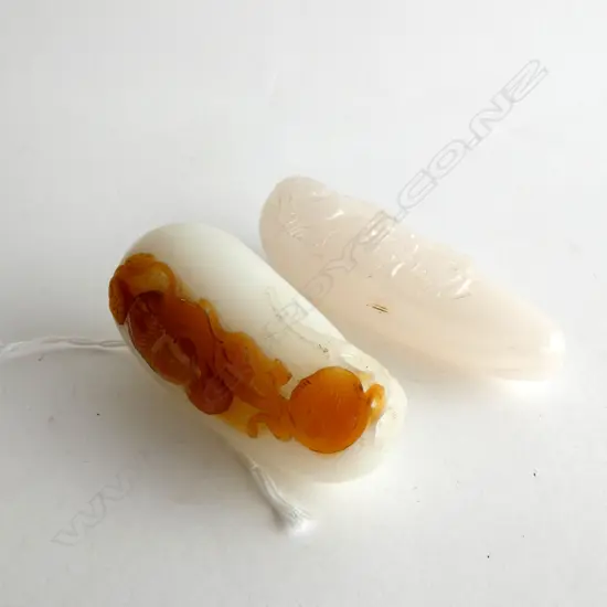 2 CHINESE WHITE STONE HANDLING PIECES L.95mm