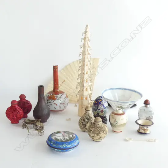 TRAY ASST. ORIENTAL ITEMS; SNUFFS, IVORY? PAGODA, ETC