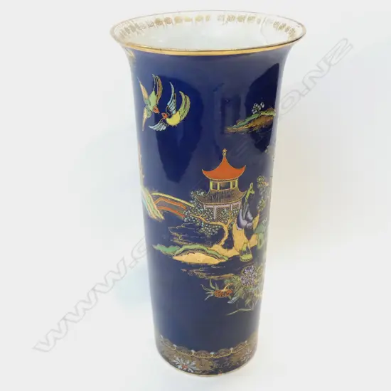 (17789) CARLTON WARE BLUE ORIENTAL PATTERN VASE H. 260MM (SM REPAIRED CHIP TO RIM)