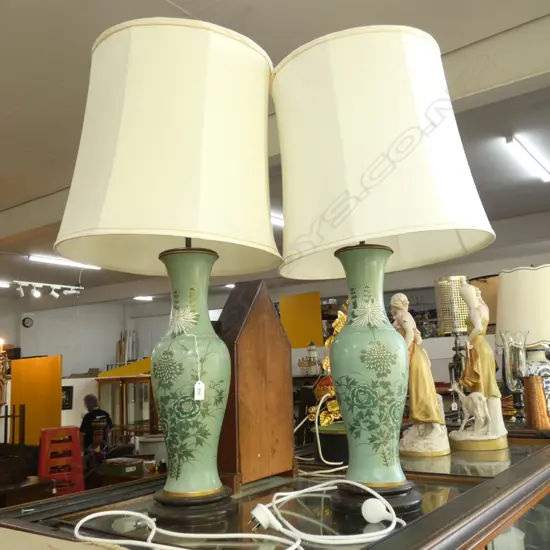 PR LARGE CELADON LAMPS w. WHITE SILK SHADES H.960mm
