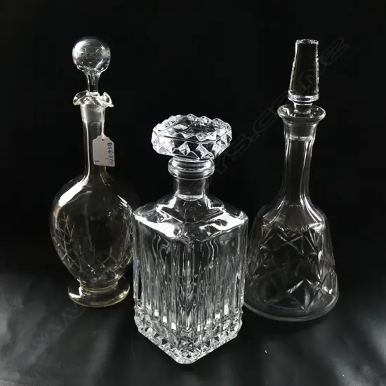 3 CRYSTAL DECANTERS H.315mm