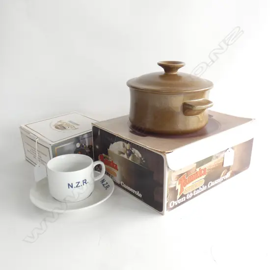 COM/TIVE NZ RAILWAYS CUP & SAUCER + ORIG. BOXED TEMUKA STONEWARE CASSEROLE 160 MM