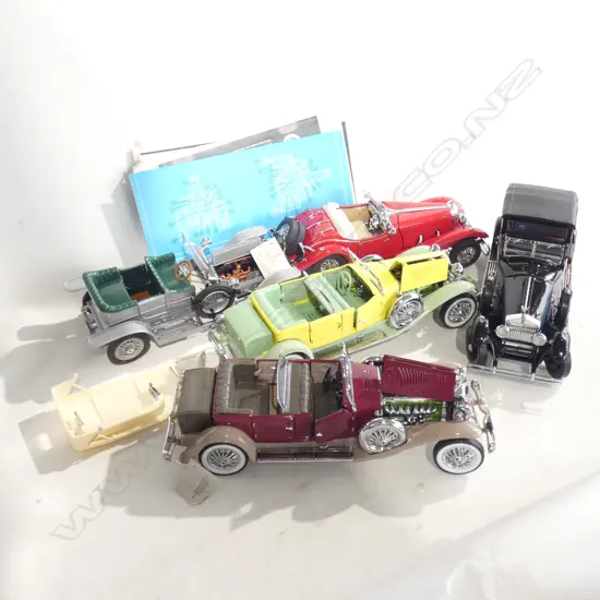 5 FRANKLIN MINT VINTAGE CARS, BOXED