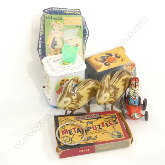 5 VINTAGE TOYS; TIN PLATE BUNNIES, RACER, WASHING MACHINE + METAL NAIL PUZZLES