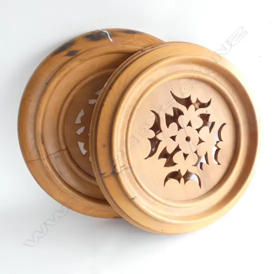 2 WOODEN VILLA CEILING ROSES 540mm dia